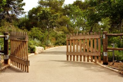 Keep Your Wood Gate Functioning It's Best!